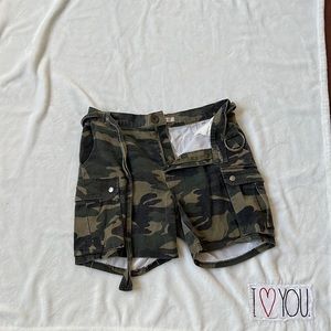 ACTIVE USA SHORTS -- camo